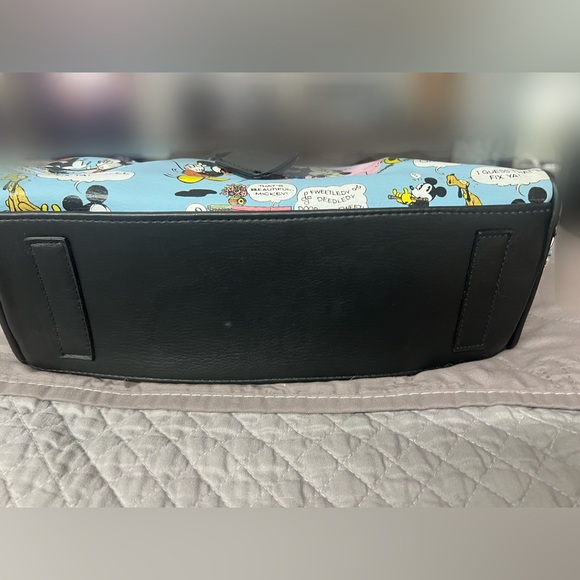 Walt Disney World Exclusive - Blue Mickey Mouse Satchel - Picture 4 of 12